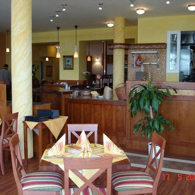 Hotel- und Gastronomiemöbel