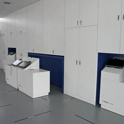  Büromöbel und Büroeinrichtung