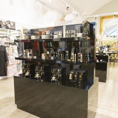  Büromöbel und Büroeinrichtung nach Maß