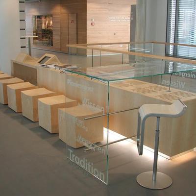  Büromöbel und Büroeinrichtung nach Maß