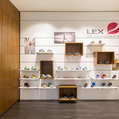  Büromöbel und Büroeinrichtung nach Maß