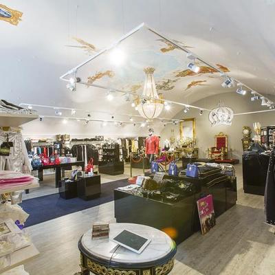  Büromöbel und Büroeinrichtung nach Maß