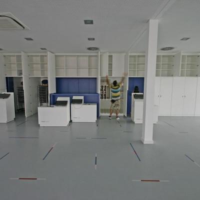  Büromöbel und Büroeinrichtung