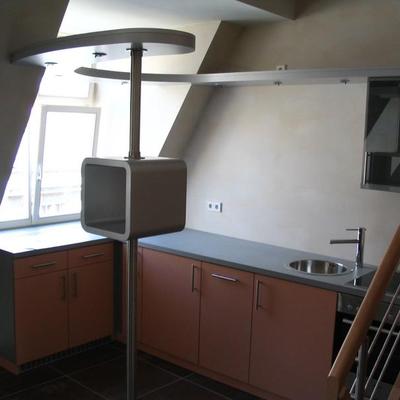  Holzmöbel und Wohneinrichtungen